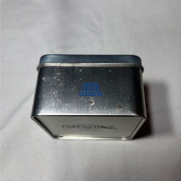 3.5” Authentic Fossil Watch Tin Collectors Item Excellent Preloved Condition - Picture 2 of 6